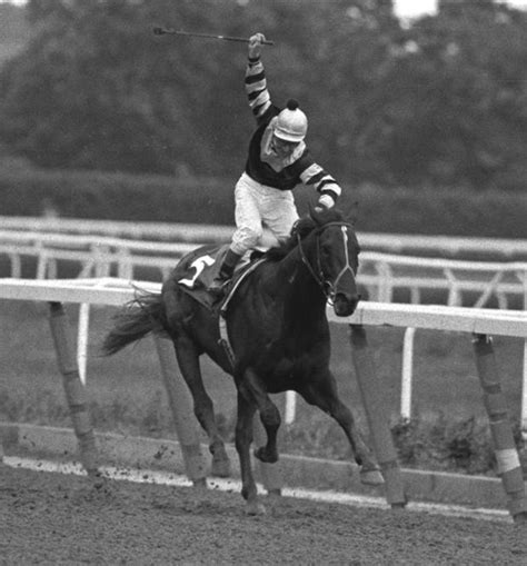 Horse racing's Triple Crown winners - CBS News