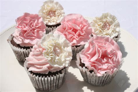 Ruffled Fondant Flower Cupcakes - CakeCentral.com