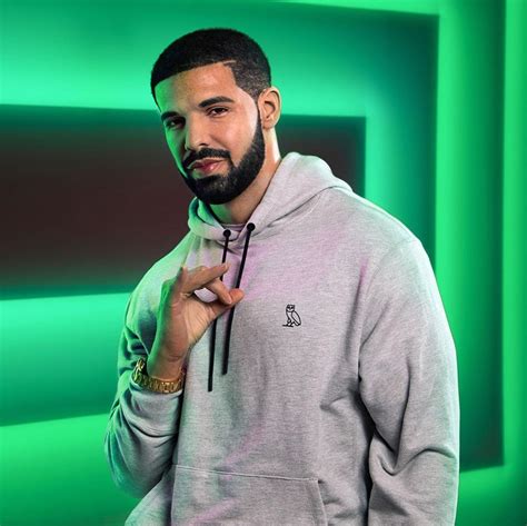 Drake's wax figure at Madame Tussauds 😍 Holiday Music Playlist, Party Playlist, Girl Power Songs ...