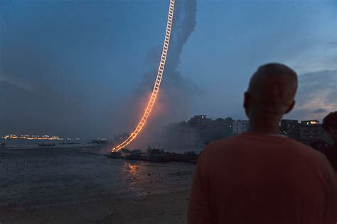 Cai Guo-Qiang – “Sky Ladder” (China) « Arrested Motion