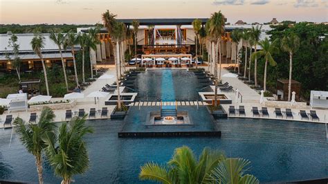 The 16 Best Hilton Resorts in the World [2022]