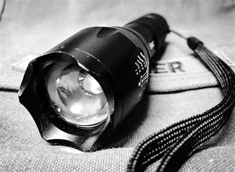 1Tac TC1200 Tactical Flashlight | Quick Look | SOFREP