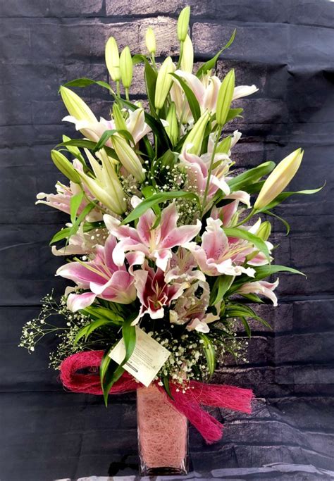 Flowers Arrangement ideas for Wedding Anniversary – May Flower