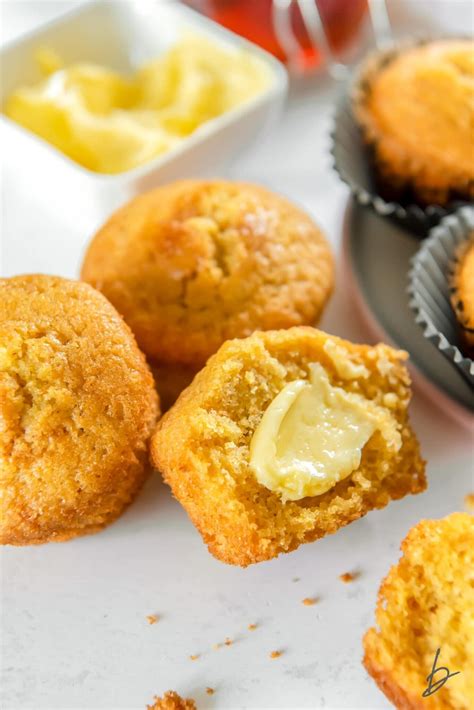 Easy Cornbread Muffins (ready in 20 minutes!)