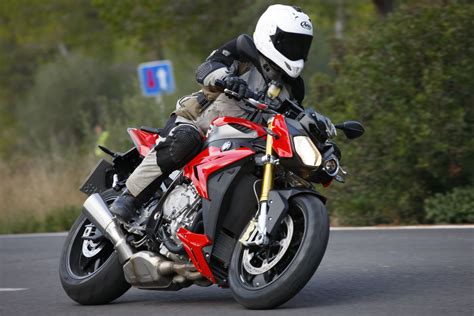 First ride: BMW S1000R review | Visordown