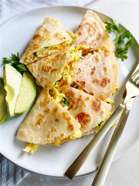 Just Egg Quesadilla - Vegan Breakfast Quesadilla - THE VGN WAY