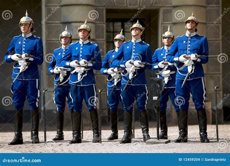 Descubre la ELEGANCIA de los UNIFORMES Militares Suecos