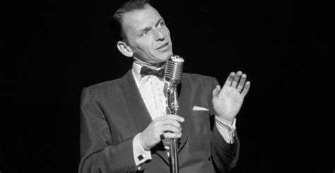 Frank Sinatra on stage at Las Vegas Sands | Sinatra, Frank sinatra ...