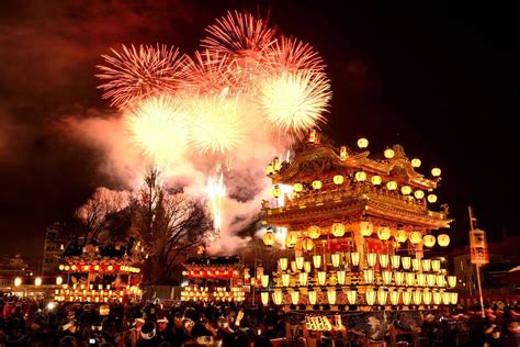 FESTIVAL MALAM YANG MERIAH CHICHIBU YOMATSURI Seni Budaya Jepang ...