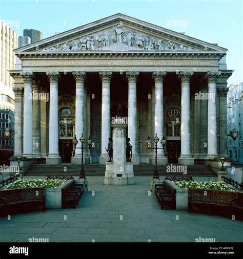 London stock exchange building hi-res stock photography and images - Alamy