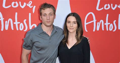 'Shameless' star Jeremy Allen White marries longtime girlfriend | Wonderwall.com