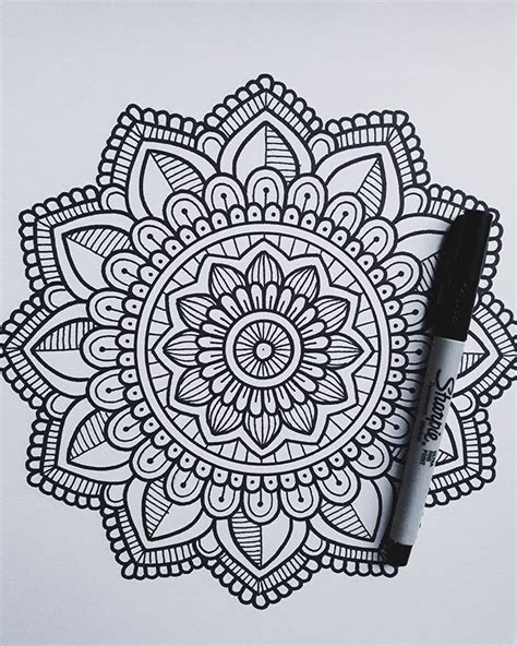 Pin by Moonlist 1 on dibujos | Easy mandala drawing, Mandala art ...