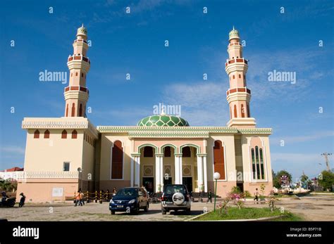 mosque in Banda Aceh, Sumatra, Indonesia Stock Photo - Alamy