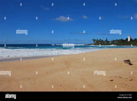 Waimea Bay Beach Park, Oahu, Hawaii Stock Photo - Alamy