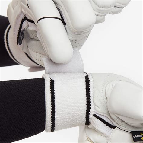 Cricket Gloves Archives - Cricket Company