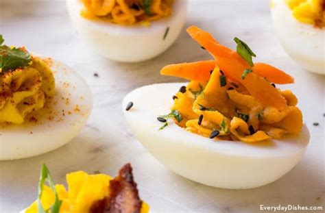 Easy and Spicy Sriracha Deviled Eggs Recipe