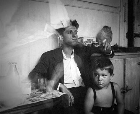 Robert de Niro with his father Robert de Niro,Sr around 1946. [1080x883] : r/HistoryPorn