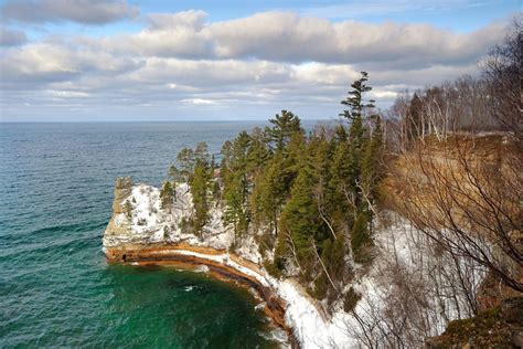 2024 AWESOME Guide to Pictured Rocks Hiking Trails