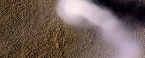 NASA Has Spotted a Giant Dust Tornado on Mars : ScienceAlert