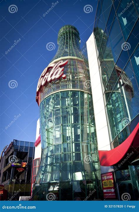 Coke Bottle Entrance Vegas editorial image. Image of bottle - 32157820