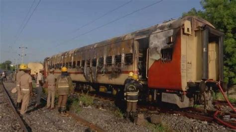 Madurai Train Fire : तामीळनाडूमध्ये ट्रेनला भीषण आग, आठ लोकांचा होरपळून मृत्यू - Marathi News ...