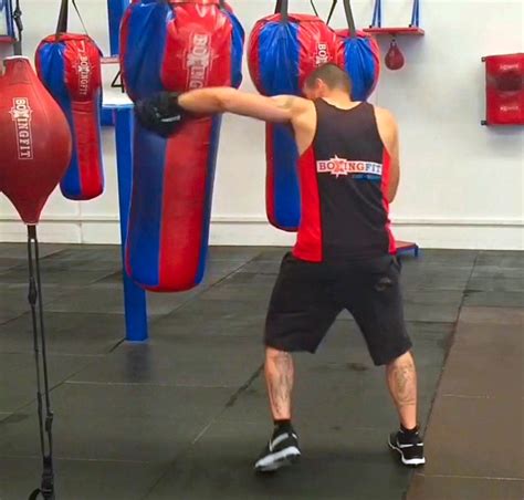 How to throw a hook punch – Boxing Fit