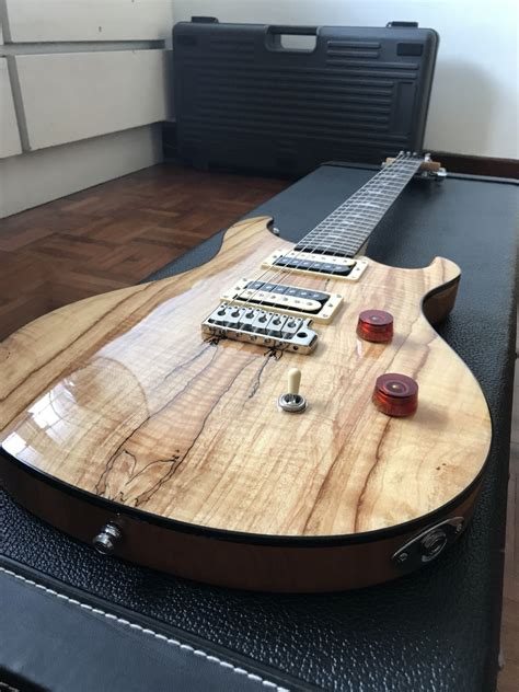 PRS SE Custom 24 Spalted Maple Top, Hobbies & Toys, Music & Media, Musical Instruments on Carousell