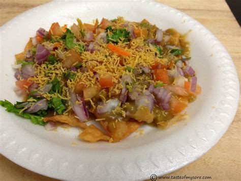 Taste of Mysore: Masala Poori/Puri ~ Bangalore Style Chaat | Chaat, Masala recipe, Indian food ...