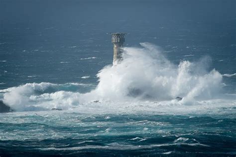 Video & Pictures: Storm Ophelia batters Ireland as the UK braces itself ...