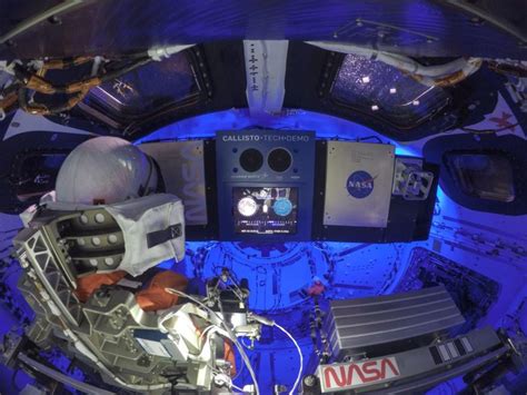 Watch NASA's Orion capsule pass 80 miles from the moon starting at 7:15 ...