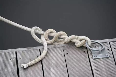 A Beginner's Guide to Important Sailing Knots