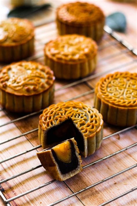 Celebrating Mooncake Festival in Chinese Culture - Kulture Kween