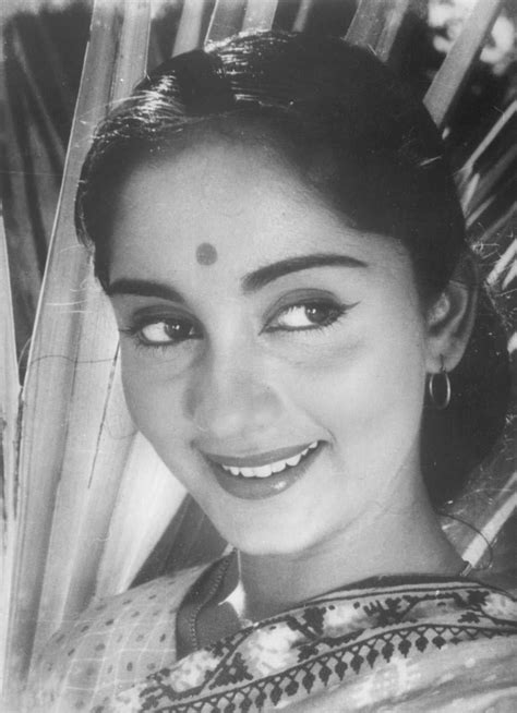 Youthful Sadhana in the 1960 film Parakh. She exudes a Nutan-esque ...