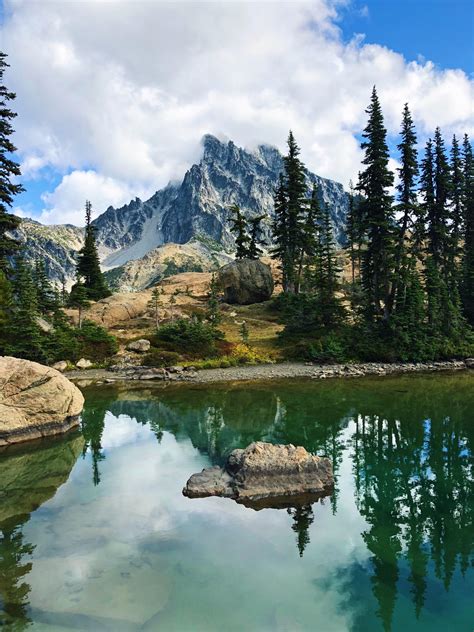 Lake Ingalls. Alpine Lakes Wilderness, WA, USA : hiking