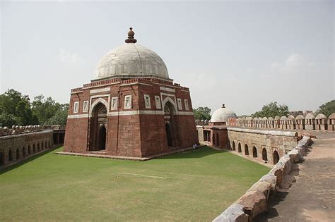 Tughlaqabad Fort New Delhi, India - Location, Facts, History and all ...