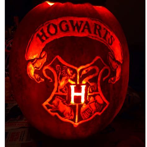 Hogwarts Crest pumpkin carving! | Pumpkin carving, Creative pumpkin carving, Harry potter ...