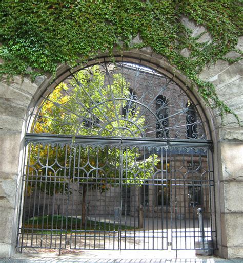 Iron Gate Free Stock Photo - Public Domain Pictures