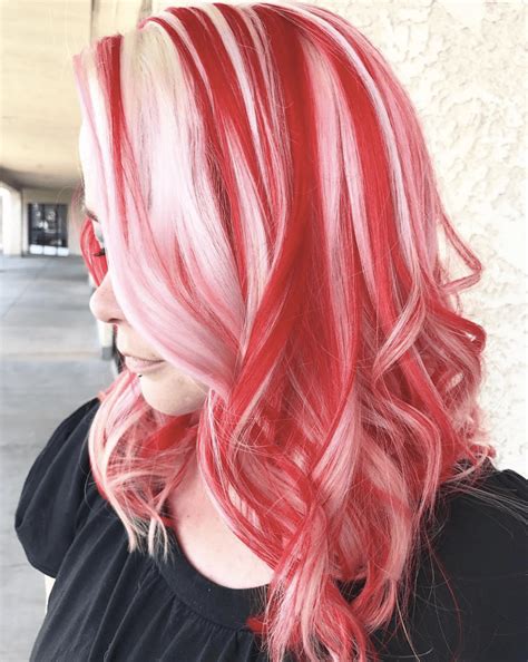 Beautiful candy cane hair color for Christmas? It's the most wonderful time of the year! Get ...