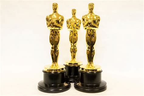 loveisspeed.......: The Oscar Statue Design: a brief history of film's greatest accolade...