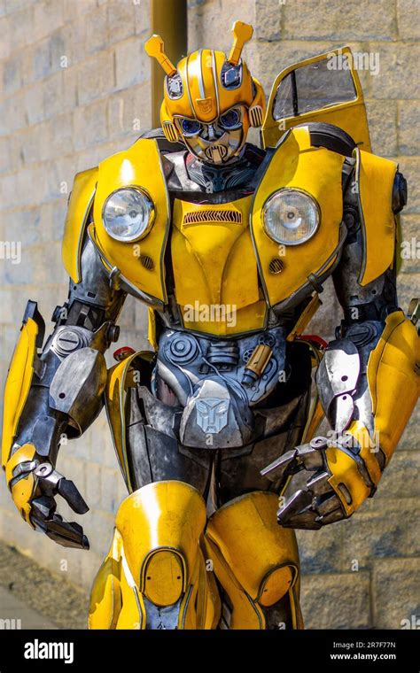 Transformers bumblebee 2023 hi-res stock photography and images - Alamy