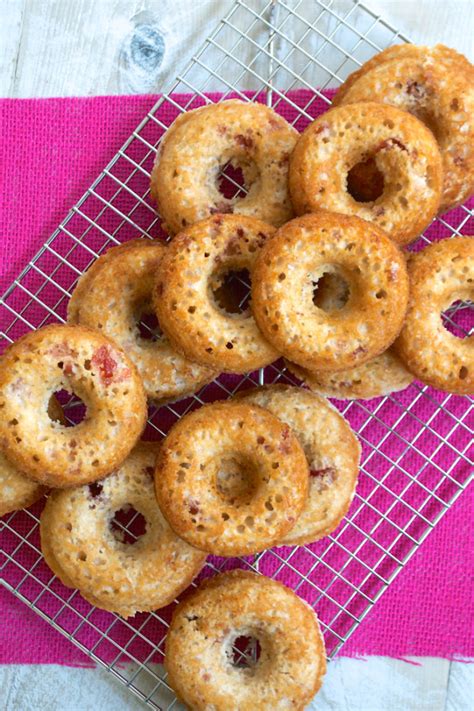 Baked Strawberry Doughnuts with Fresh Strawberry Glaze | Ciao Chow Bambina