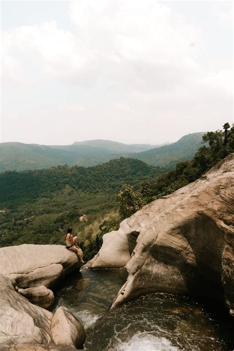 How to Hike Diyaluma Falls in Sri Lanka Without a Guide (2023) — silly ...