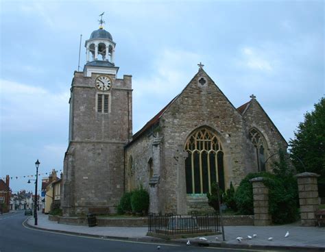 "St Thomas Church, Lymington, Hampshire" by Steve Elson at PicturesofEngland.com