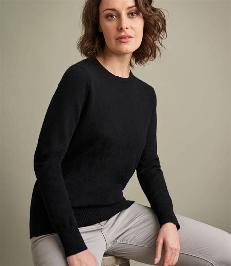 Black | Womens Pure Cashmere Crew Neck Sweater | WoolOvers US