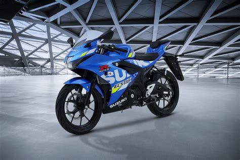 Suzuki GSX-R150 Images - GSX-R150 Color Pictures