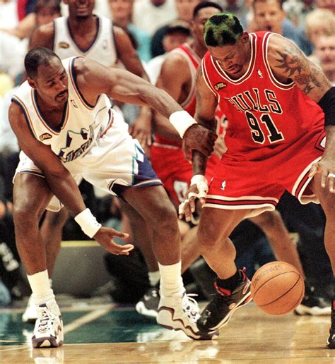 Chicago Bulls: Dennis Rodman didn't hurt the team leaving for WWE