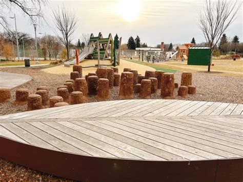 Edmonton Playgrounds - Dermott District Park