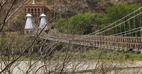 Tres meses cerrado el puente de Occidente en Santa Fe de Antioquia