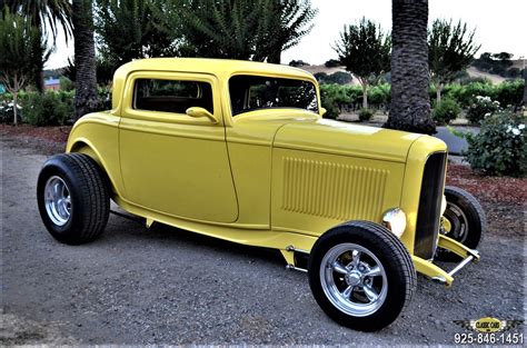 1932 Ford 3-Window Deuce Coupe - CLASSIC CARS LTD, Pleasanton California