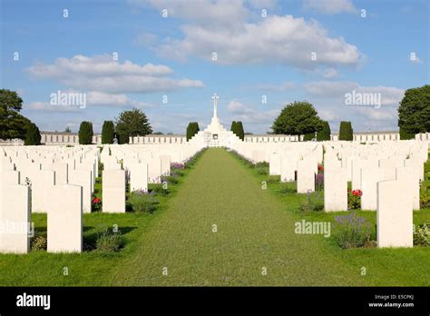 Cross of Sacrifice at Tyne Cot Commonwealth War Graves Cemetery for ...